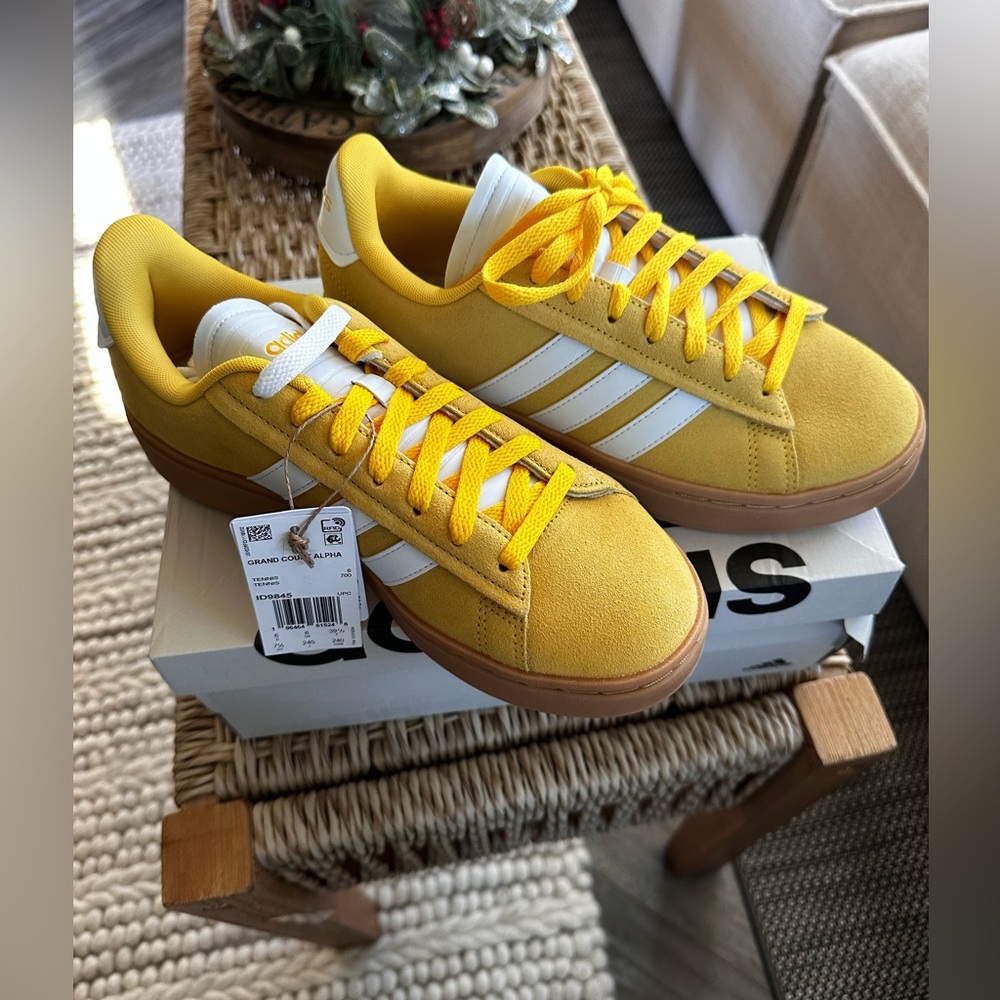 ADIDAS Gold Grand Court Alpha Sneaker size 7.5